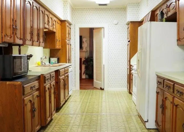 Third St House *