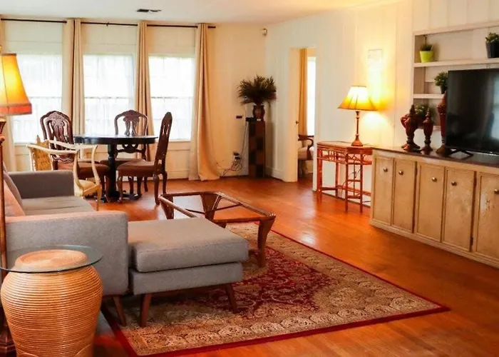 Third St House *