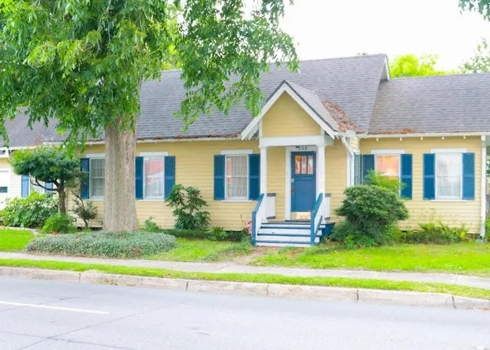 Third St House Holiday home